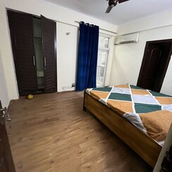 3.5 BHK + Servant Room Apartment For Rent in Amrapali Zodiac