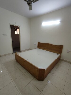 Room in 2 BHK Apartment at BM Sernity, Hsr Layout – for Rent