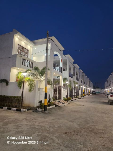 3 BHK + Pooja Room Villa For Sale in Sultanpur Road