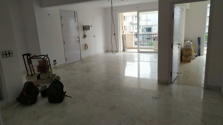  Parking, emaar-emerald-estate 2 Bedroom 1020 Sq.Ft. Apartment In Sector 65 Gurgaon 10208375
