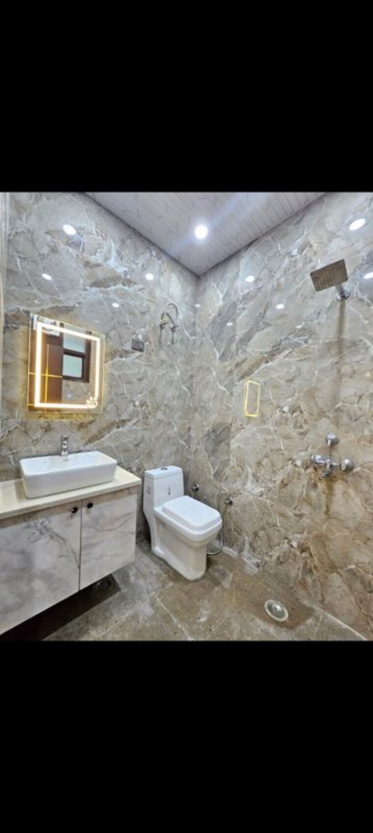Bathroom, niti khand 3 Bedroom 1250 Sq.Ft. Builder Floor In Niti Khand Ghaziabad 10208377
