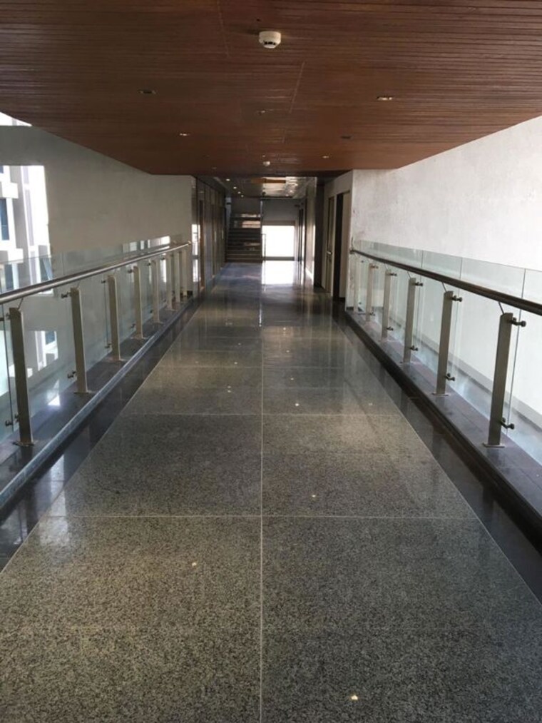 Balcony, science city Commercial Office Space 1118 Sq.Ft. In Science City Ahmedabad 10208384