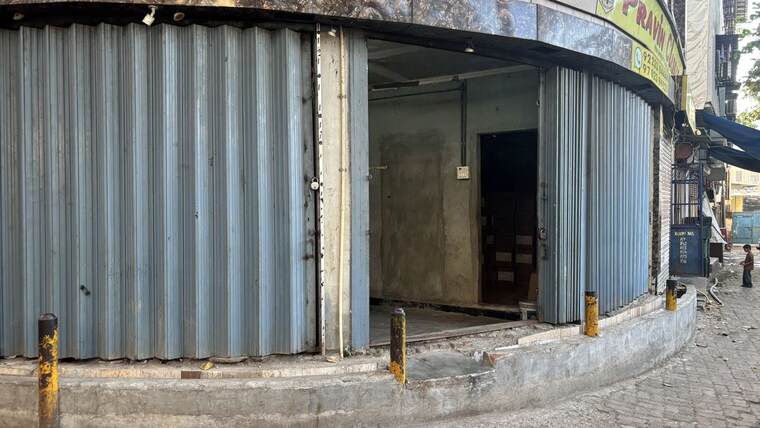 Exterior View, safed pul Commercial Warehouse 500 Sq.Ft. In Safed Pul Mumbai 10208378