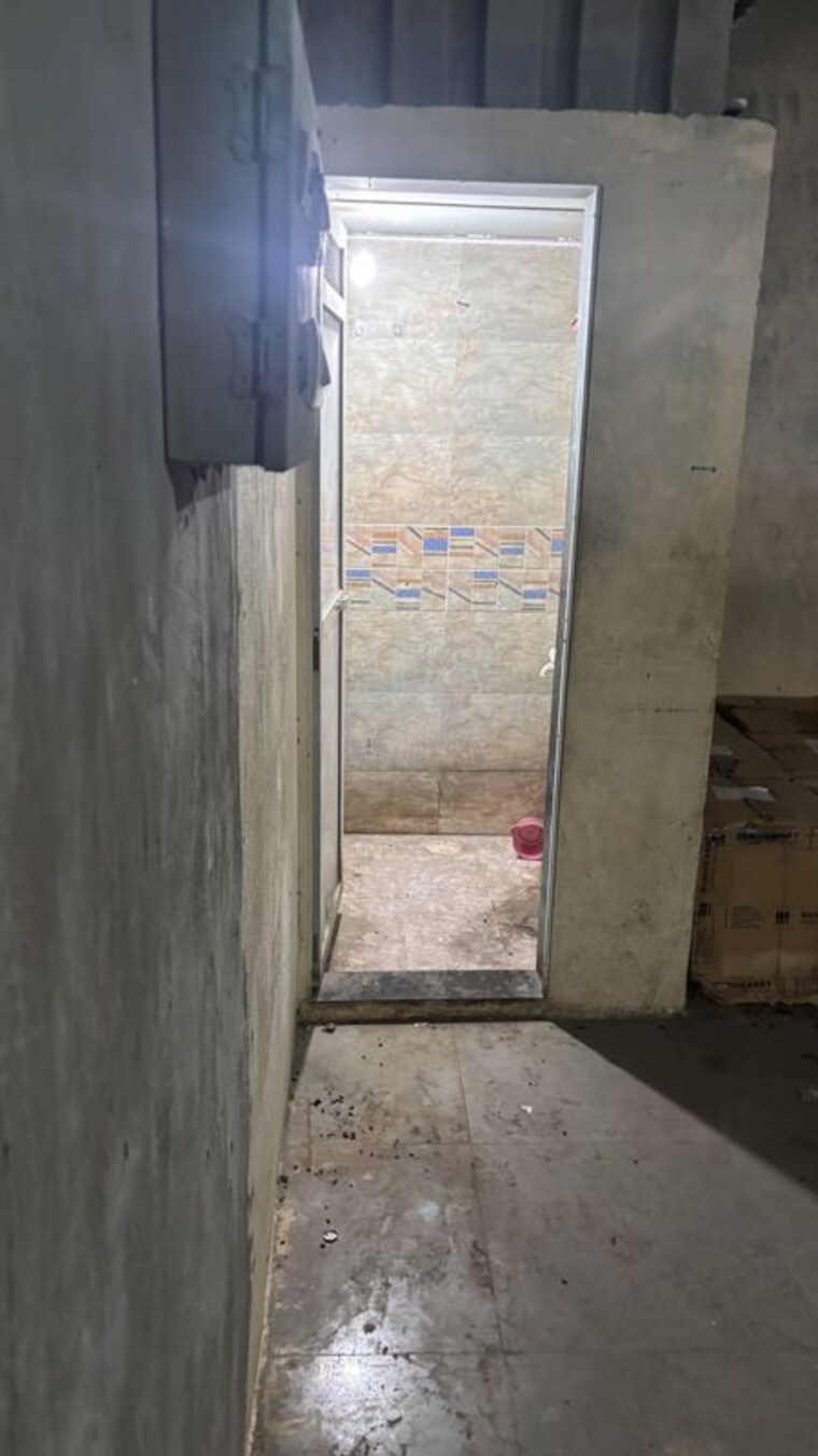 Exterior View, safed pul Commercial Warehouse 500 Sq.Ft. In Safed Pul Mumbai 10208378