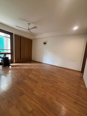 Room in 4 BHK Builder Floor at Vasant Vihar – for Rent