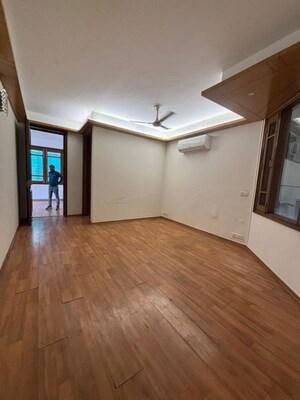 Room in 4 BHK Builder Floor at Vasant Vihar – for Rent
