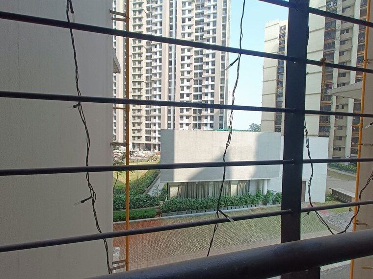 Balcony, runwal-eirene 2 Bedroom 568 Sq.Ft. Apartment In Balkum Pada Thane 10208435