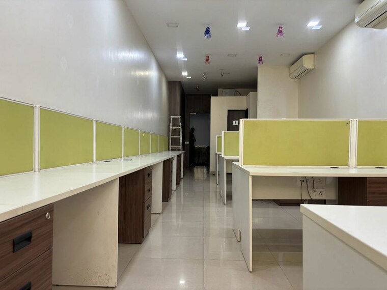 Team Area, matoshree-quantum-tower Commercial Office Space 600 Sq.Ft. In Malad West Mumbai 10208432