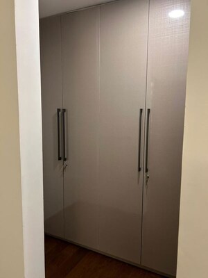 Room in 2 BHK Apartment at M3M Golf Estate, Sector 65 – for Rent