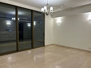 Room in 2 BHK Apartment at M3M Golf Estate, Sector 65 – for Rent