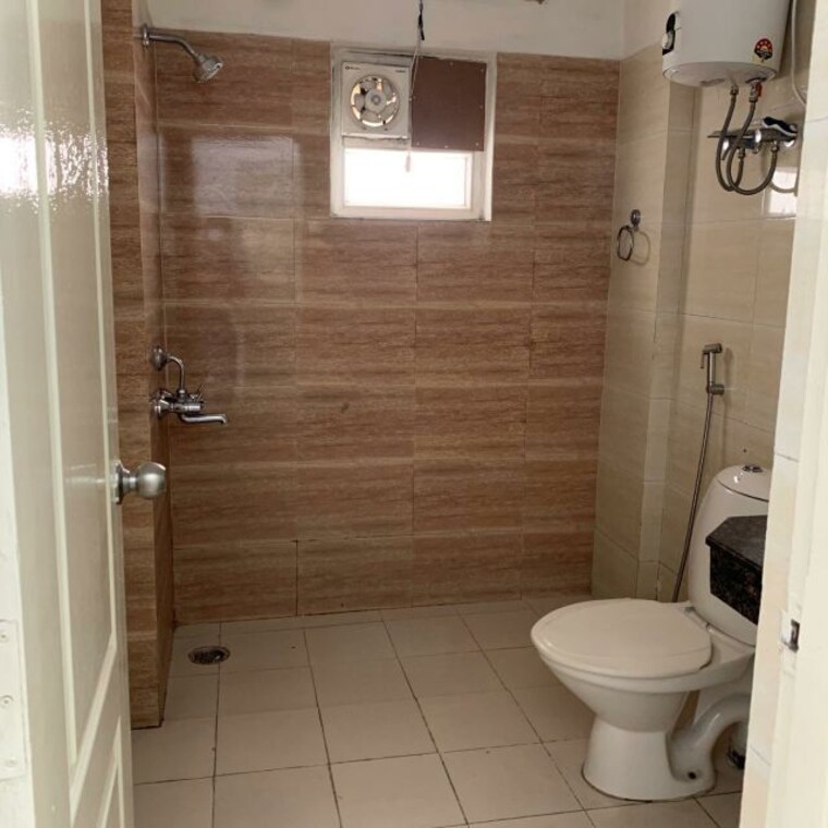 Bathroom, gomti nagar 3 Bedroom 1575 Sq.Ft. Apartment In Gomti Nagar Lucknow 10208448