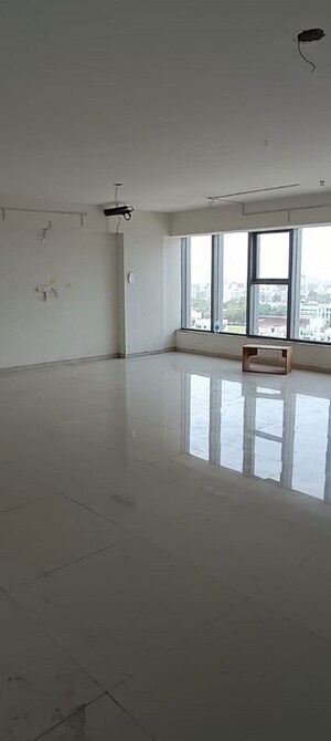 Room in  Office Space at Naranpura – for Rent