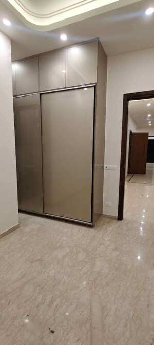 Room in 2 BHK Builder Floor at Lajpat Nagar 4 – for Rent