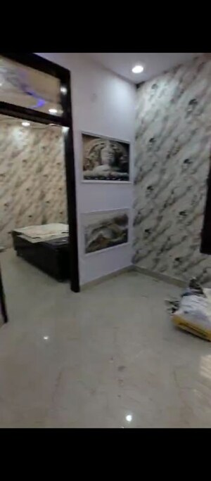 Parking in 3 BHK Builder Floor at Uttam Nagar – for Sale