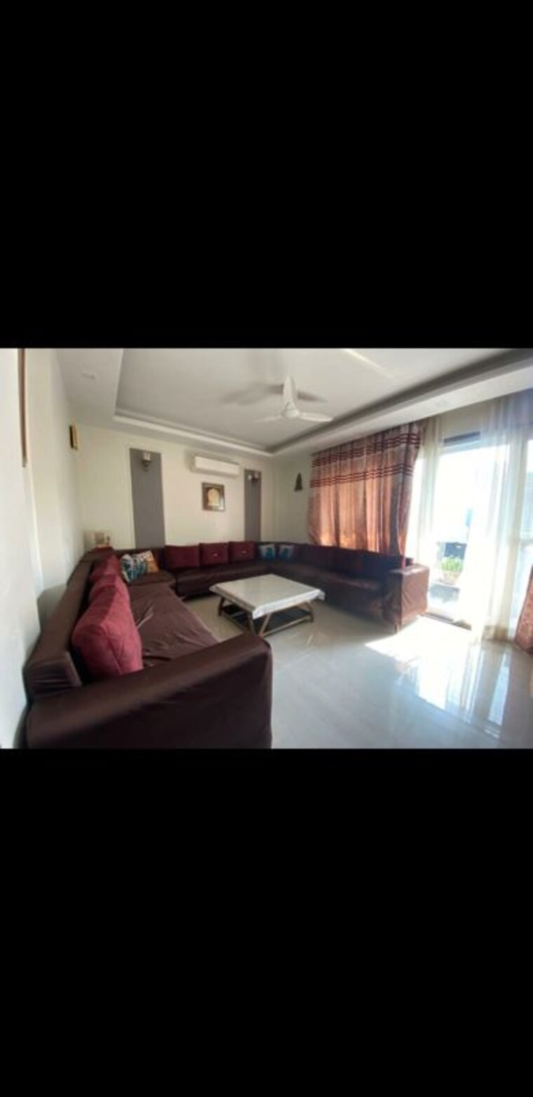 Bedroom, suncity-vatsal-valley 2.5 Bedroom 1135 Sq.Ft. Builder Floor In Gwal Pahari Gurgaon 10208480