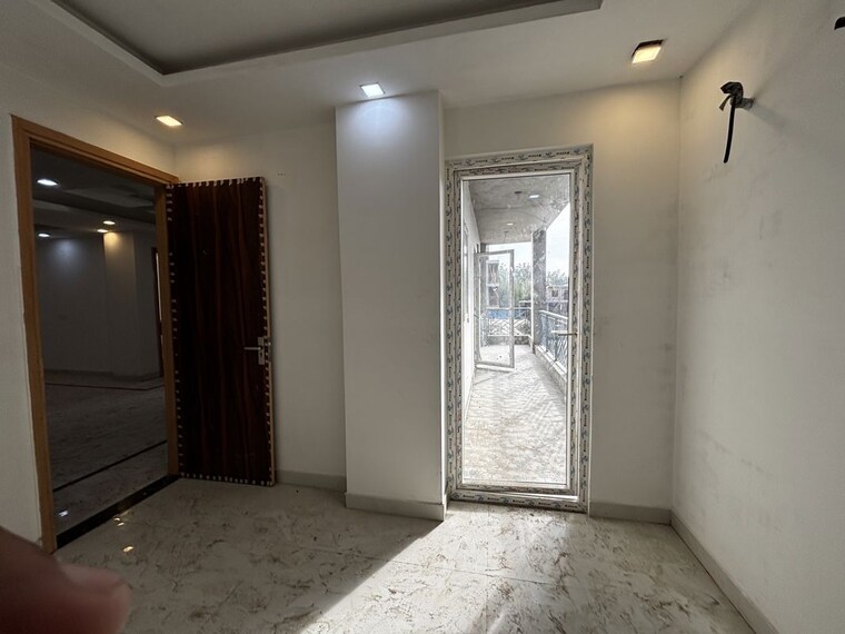 Room, sector 107 2 Bedroom 1060 Sq.Ft. Builder Floor In Sector 107 Noida 10208461