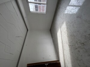 Room in 2 BHK Builder Floor at Sector 107 – for Sale