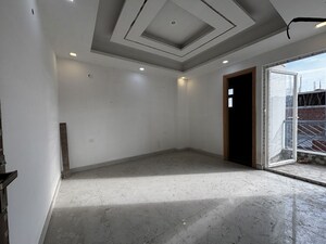 Room in 2 BHK Builder Floor at Sector 107 – for Sale