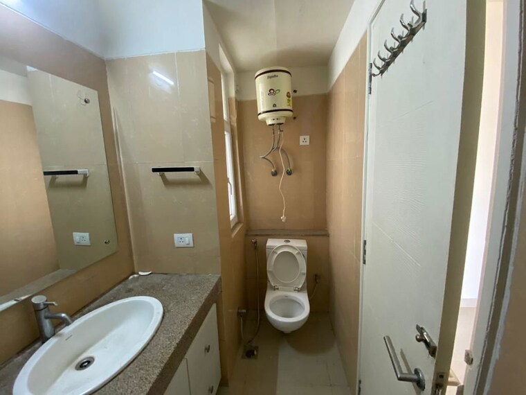 Bathroom, ireo-victory-valley 4 Bedroom 2847 Sq.Ft. Apartment In Sector 67 Gurgaon 10208486