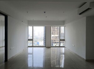 Room in 4 BHK Apartment at Lodha Marquise, Worli – for Rent