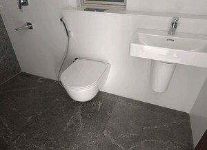 Bathroom in 4 BHK Apartment at Lodha Marquise, Worli – for Rent