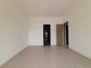 Room in 2 BHK Apartment at Avant Hillway, Goregaon East – for Rent