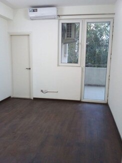 3 BHK + Extra Room Apartment For Sale in Smart World Orchard