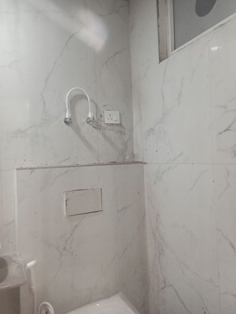 Bathroom, dmd-hometech-awas-yojna 1 Bedroom 650 Sq.Ft. Builder Floor In Sector 73 Noida 10208504