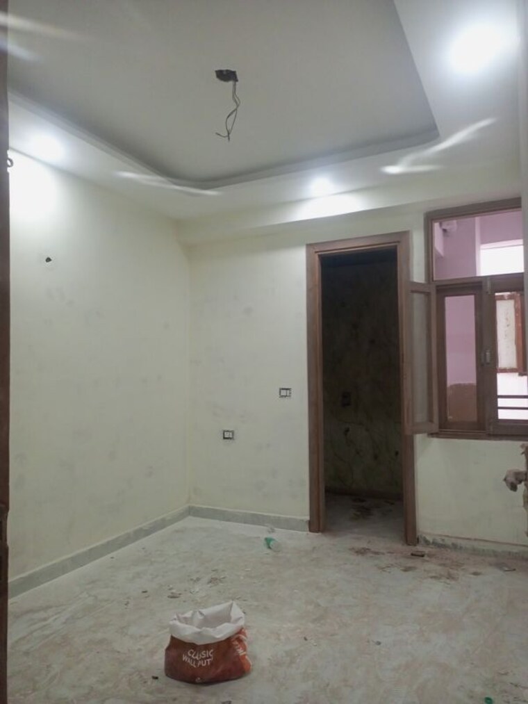 Room, dmd-hometech-awas-yojna 1 Bedroom 650 Sq.Ft. Builder Floor In Sector 73 Noida 10208504