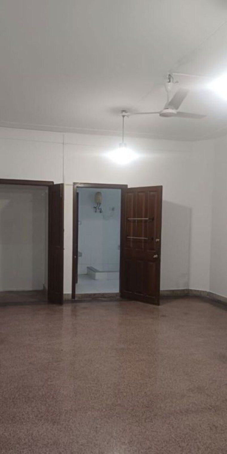 Room, fort 3 Bedroom 3500 Sq.Ft. Apartment In Fort Mumbai 10208509