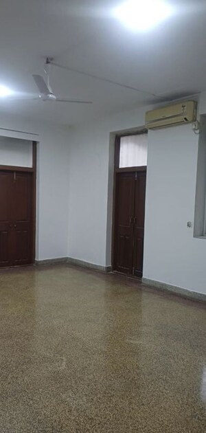 Room in 3 BHK Apartment at Fort – for Rent