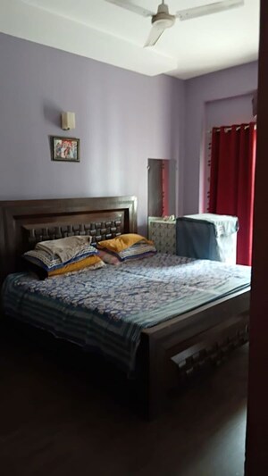 Bedroom in 2.5 BHK Apartment at Mahagun Moderne Verona, Sector 78 – for Rent