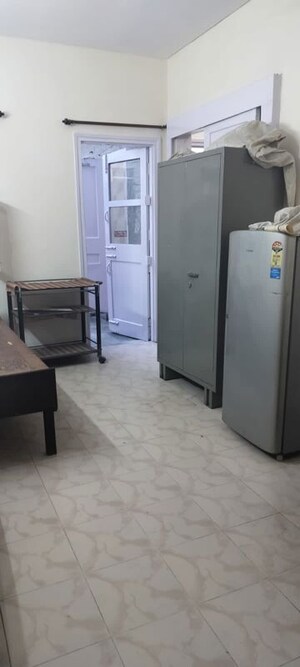 1 RK Apartment For Rent in Arawali Apartments, Sector 52