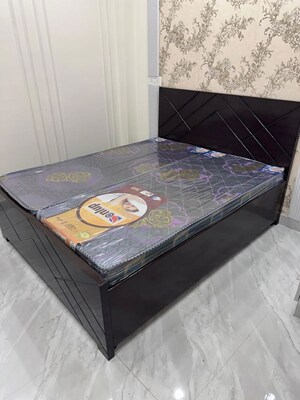 Bedroom in 2 BHK Builder Floor at Nirman Vihar – for Rent