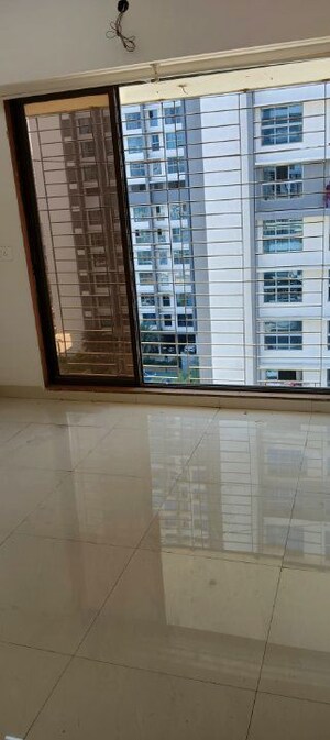 Room in 3 BHK Apartment at New India Grace Luxuria, Malad West – for Rent