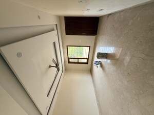Room in 4 BHK Builder Floor at Sector 21c – for Rent