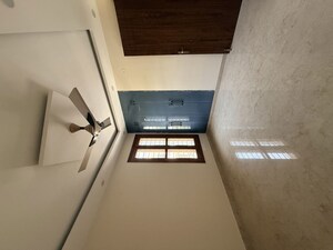 Room in 4 BHK Builder Floor at Sector 21c – for Rent