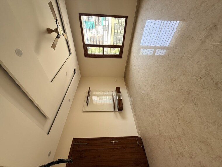 Room, sector 21c 4 Bedroom 350 Sq.Yd. Builder Floor In Sector 21c Faridabad 10201376