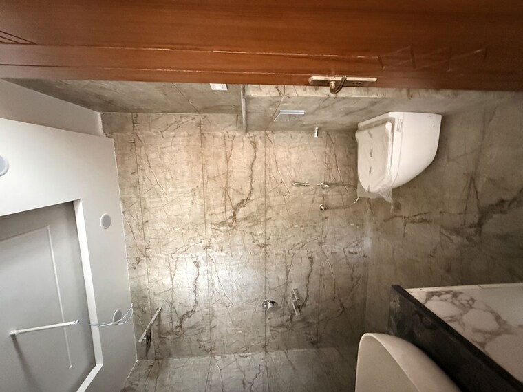 Bathroom, sector 21c 4 Bedroom 350 Sq.Yd. Builder Floor In Sector 21c Faridabad 10201376