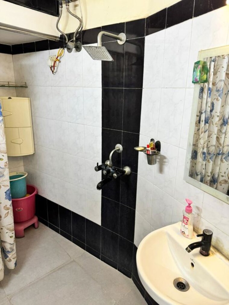 Bathroom, dheeraj-sagar 1 RK 240 Sq.Ft. Apartment In Malad West Mumbai 10208558