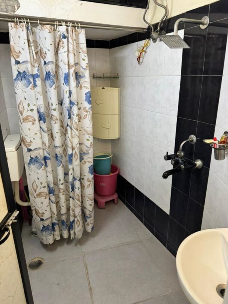 Bathroom, dheeraj-sagar 1 RK 240 Sq.Ft. Apartment In Malad West Mumbai 10208558
