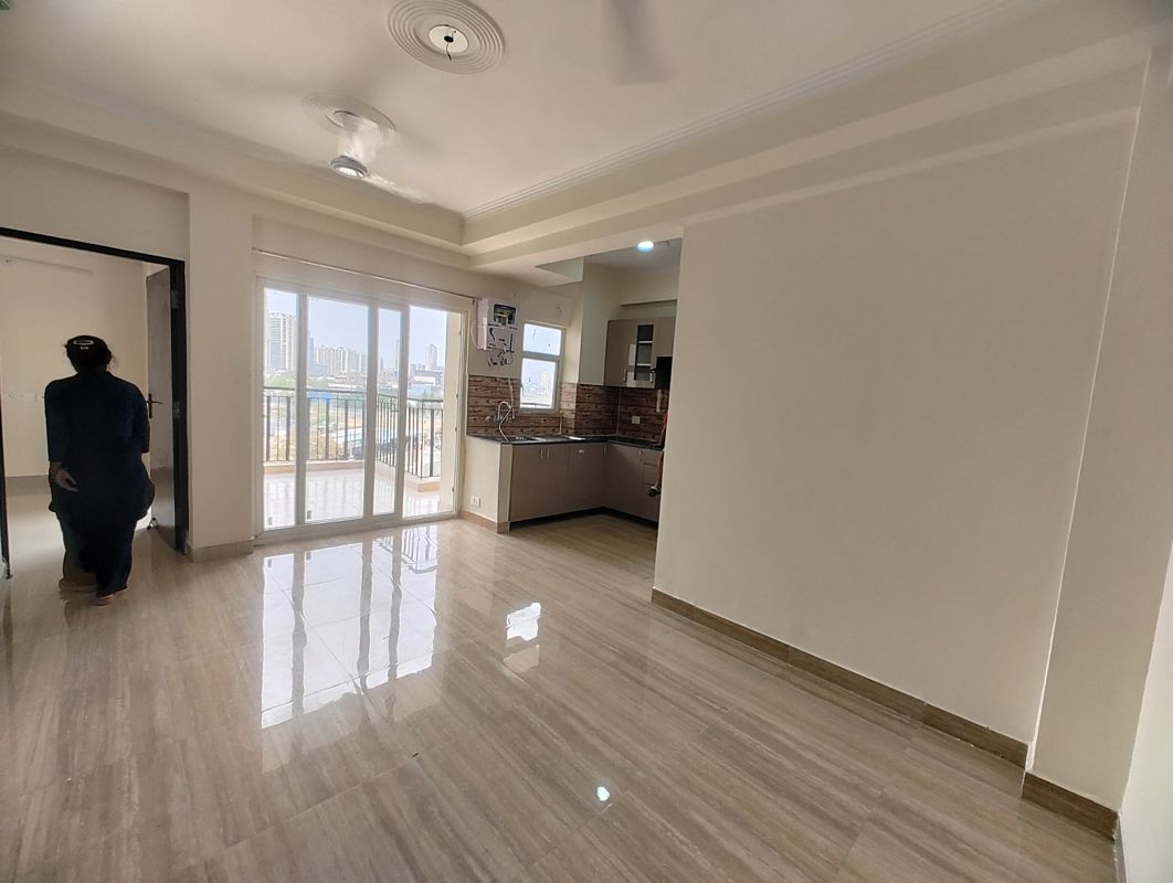 2.5 BHK + Study Room 990 Sq.Ft. Apartment in Amrapali Centurian Park