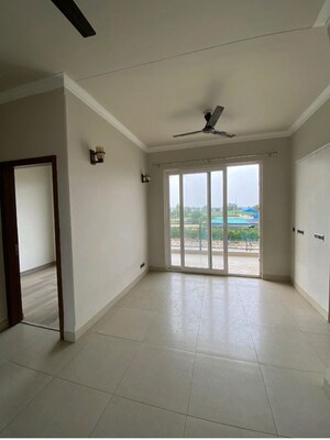 Room in 3 BHK Builder Floor at Central Park Flower Valley, Sohna Sector 33 – for Rent