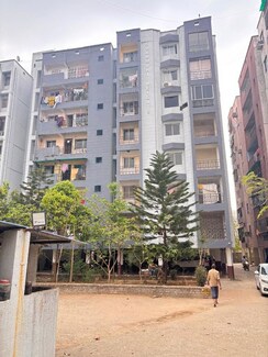 2 BHK + Extra Room Apartment For Sale in Morabadi