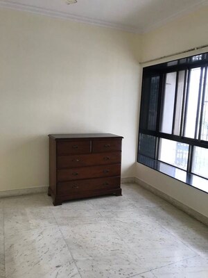 Room in 2 BHK Apartment at Andheri West – for Rent