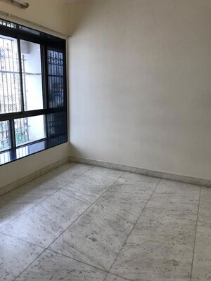 Room in 2 BHK Apartment at Andheri West – for Rent