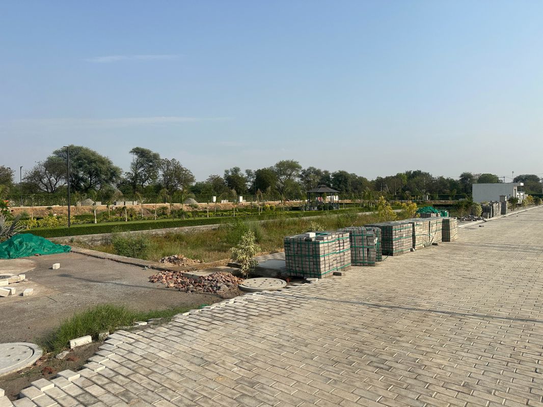 Plot For Sale in Mansha Orchid