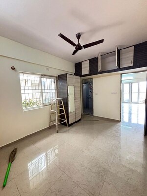 Room in 2 BHK Apartment at Cv Raman Nagar – for Rent