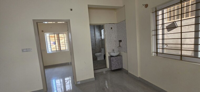 Room, jeevan bima nagar 1 Bedroom 600 Sq.Ft. Apartment In Jeevan Bima Nagar Bangalore 10208620
