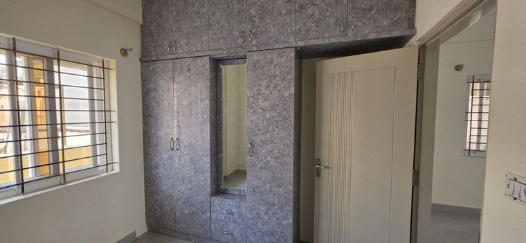 Room, jeevan bima nagar 1 Bedroom 600 Sq.Ft. Apartment In Jeevan Bima Nagar Bangalore 10208620